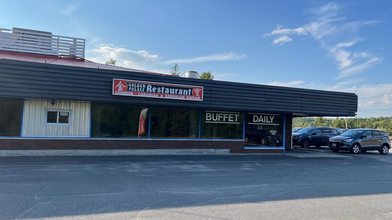 Lively Inn And Suites - Sudbury Naughton Экстерьер фото