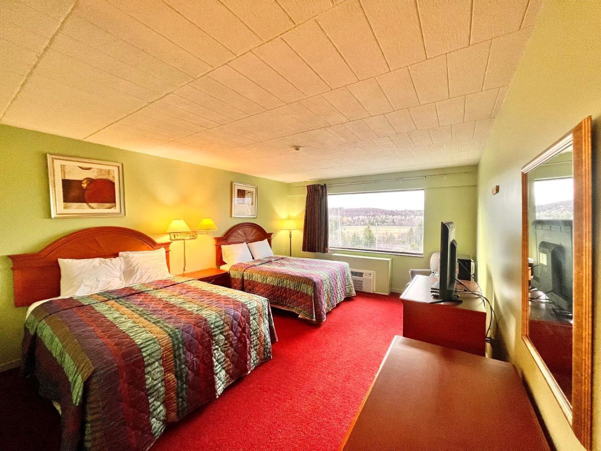 Lively Inn And Suites - Sudbury Naughton Экстерьер фото