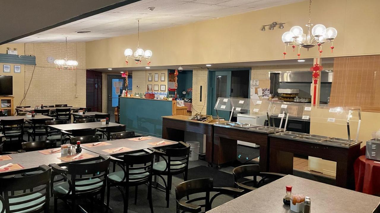 Lively Inn And Suites - Sudbury Naughton Экстерьер фото