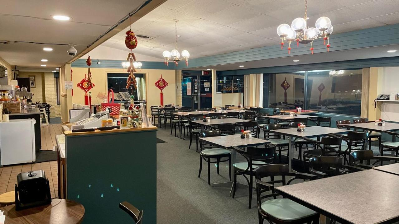 Lively Inn And Suites - Sudbury Naughton Экстерьер фото