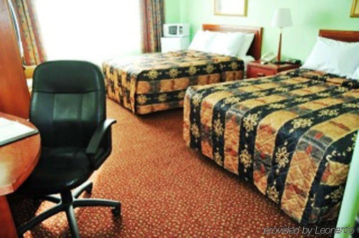 Lively Inn And Suites - Sudbury Naughton Номер фото