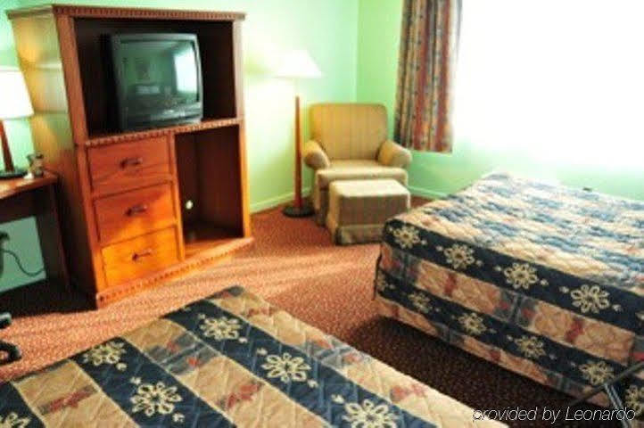 Lively Inn And Suites - Sudbury Naughton Номер фото